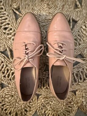 Halogen Pink Patent Lace-Up Oxford Shoes Size 10